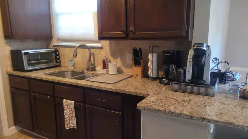 12410 Twin Creek Road Manchaca, TX 78652