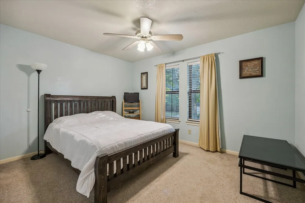 608 Westview Terrace Drive Sealy, TX 77474