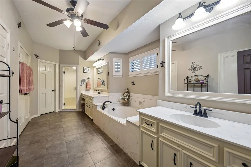 608 Westview Terrace Drive Sealy, TX 77474