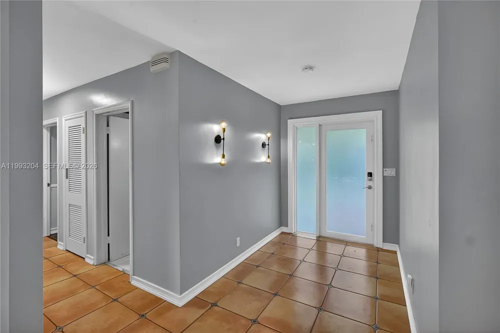 6767 SW 154th St Palmetto Bay, FL 33157