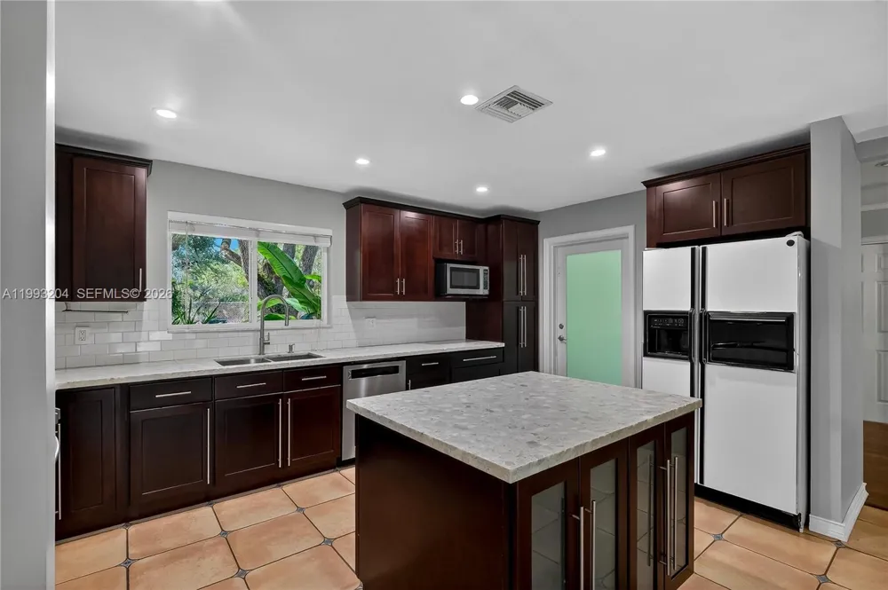 6767 SW 154th St Palmetto Bay, FL 33157