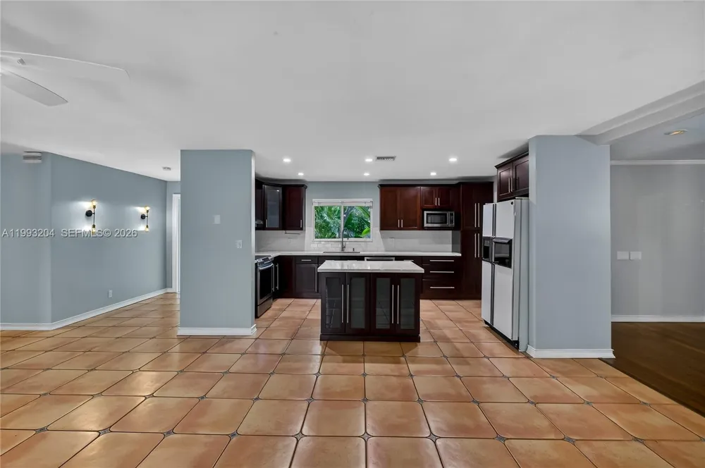 6767 SW 154th St Palmetto Bay, FL 33157