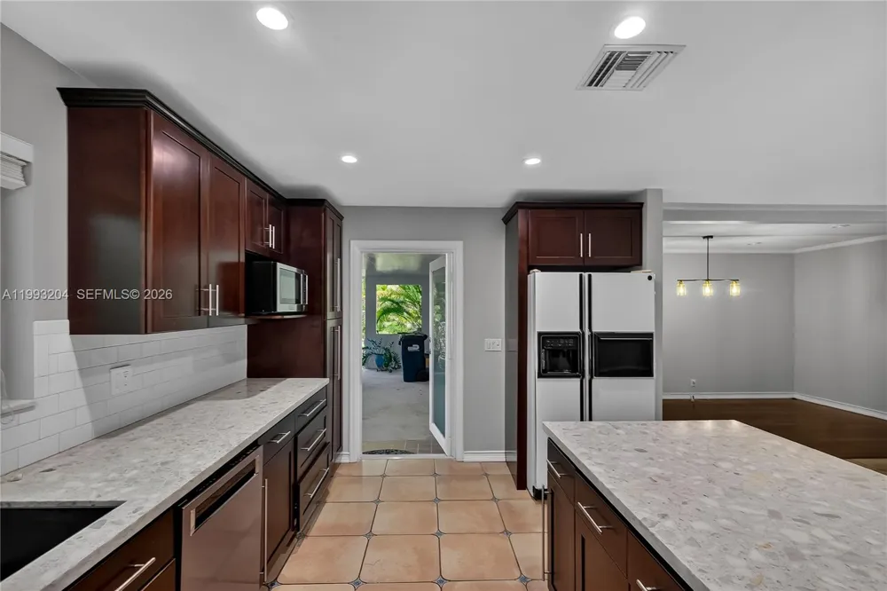 6767 SW 154th St Palmetto Bay, FL 33157