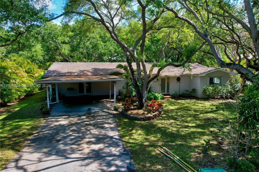 6767 SW 154th St Palmetto Bay, FL 33157