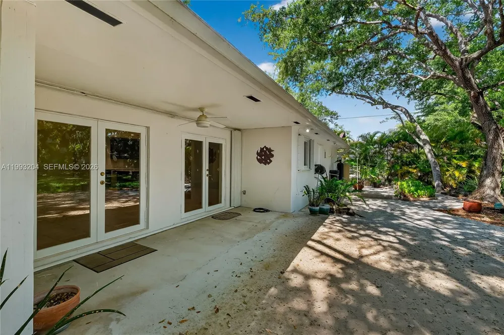 6767 SW 154th St Palmetto Bay, FL 33157