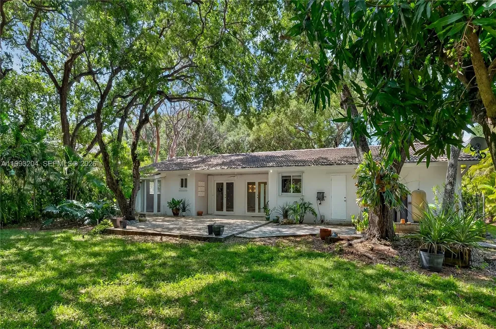 6767 SW 154th St Palmetto Bay, FL 33157