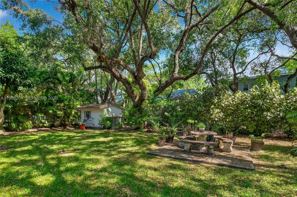 6767 SW 154th St Palmetto Bay, FL 33157
