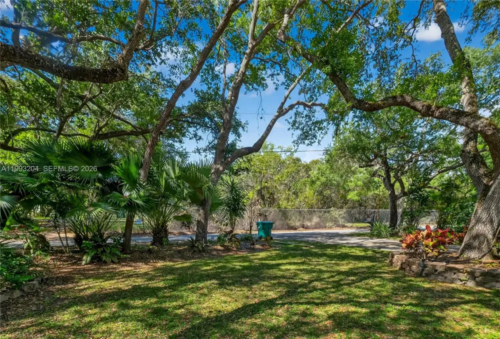 6767 SW 154th St Palmetto Bay, FL 33157