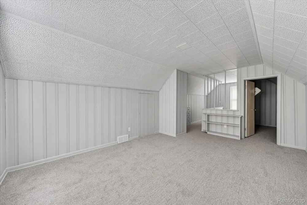 18678 Gaylord Redford Charter Township, MI 48240