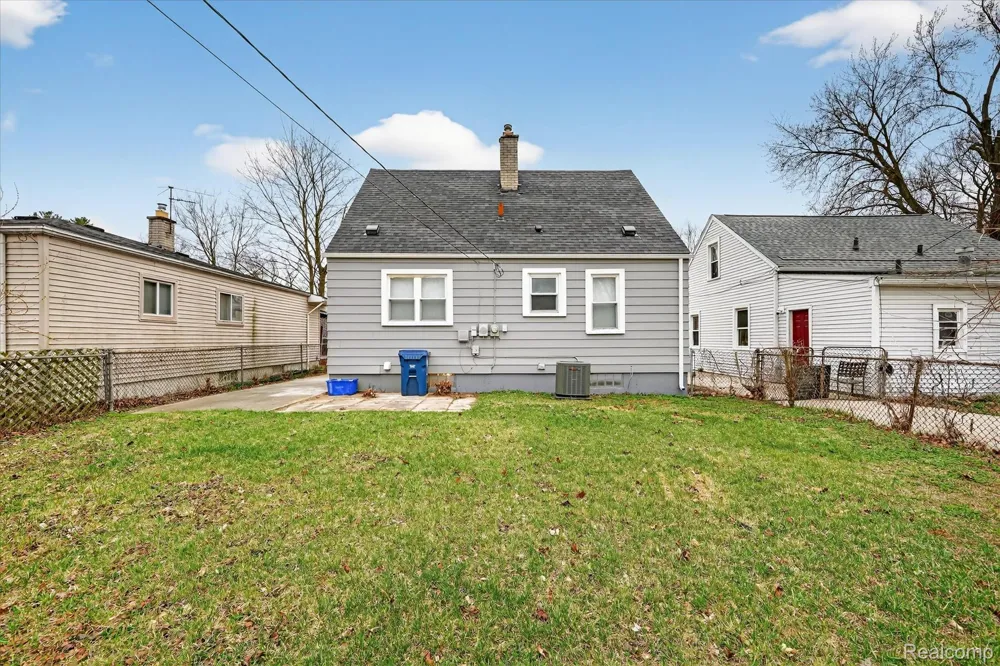 18678 Gaylord Redford Charter Township, MI 48240
