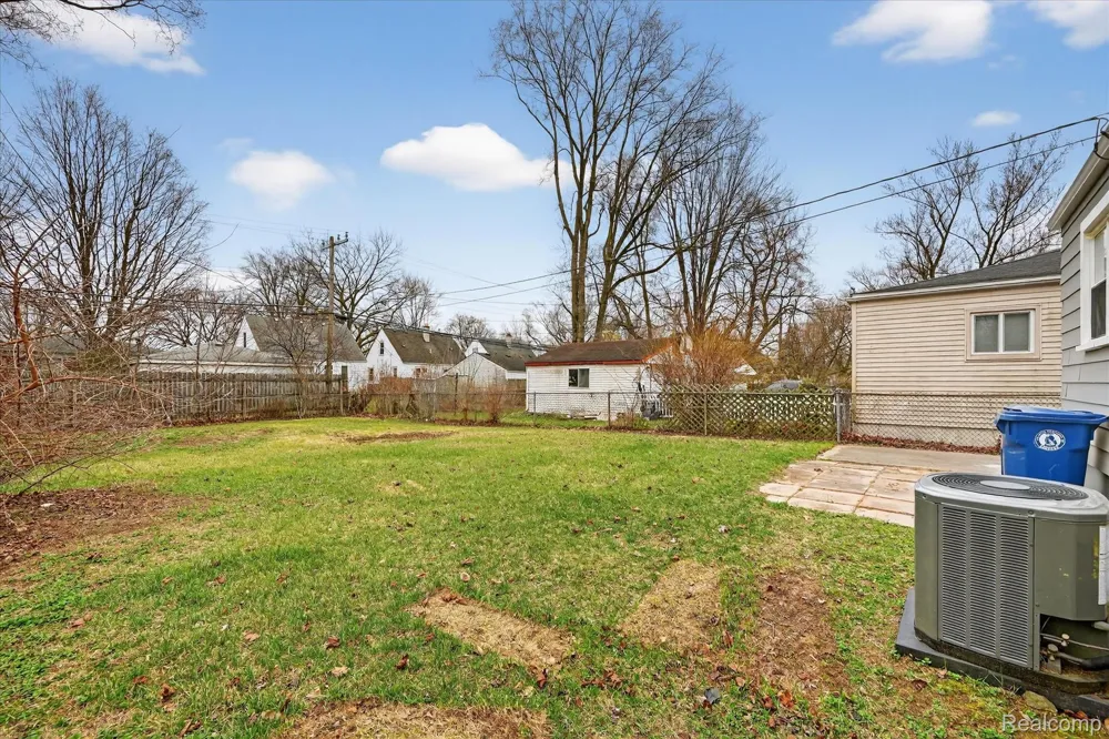 18678 Gaylord Redford Charter Township, MI 48240