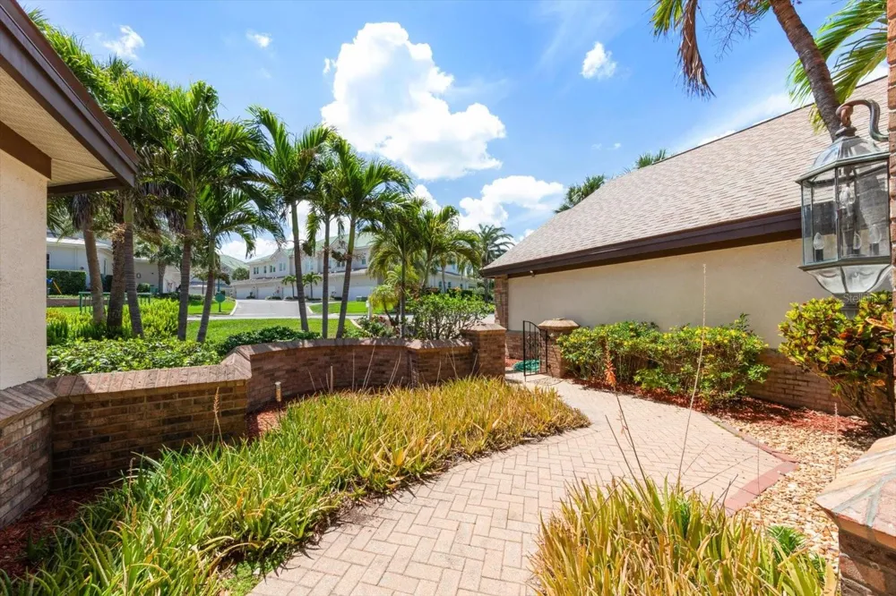 280 BELLEVIEW BOULEVARD Belleair, FL 33756