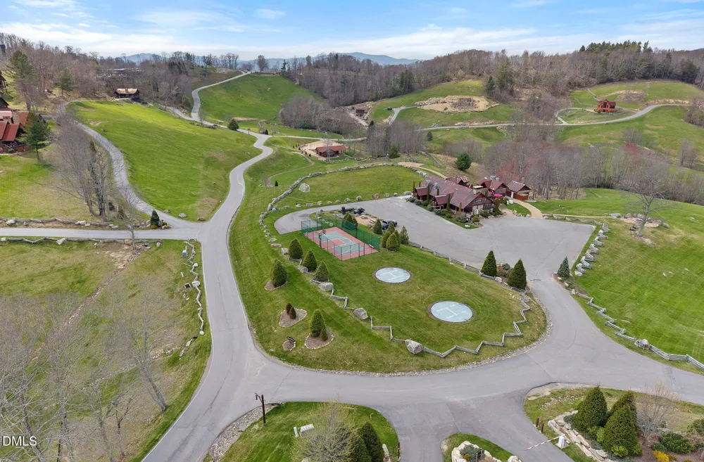 404 Silver Eagle Trail Banner Elk, NC 28604