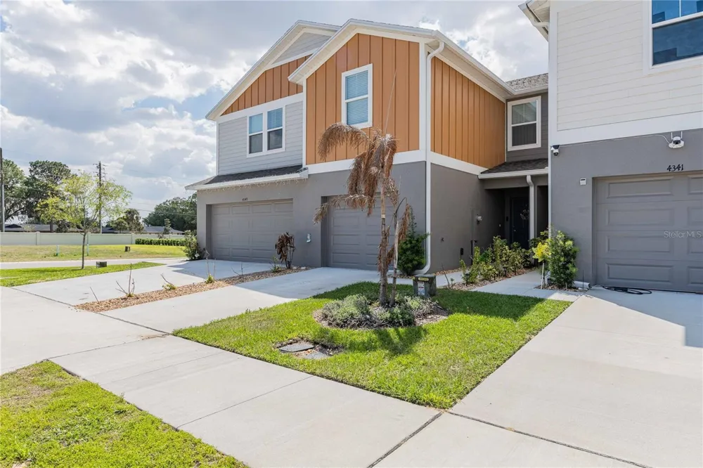 4345 HILLOCK BOULEVARD Haines City, FL 33844