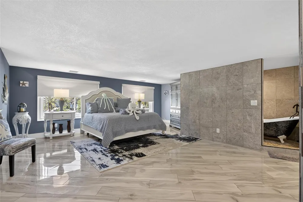 931 GULF BOULEVARD Belleair Beach, FL 33786