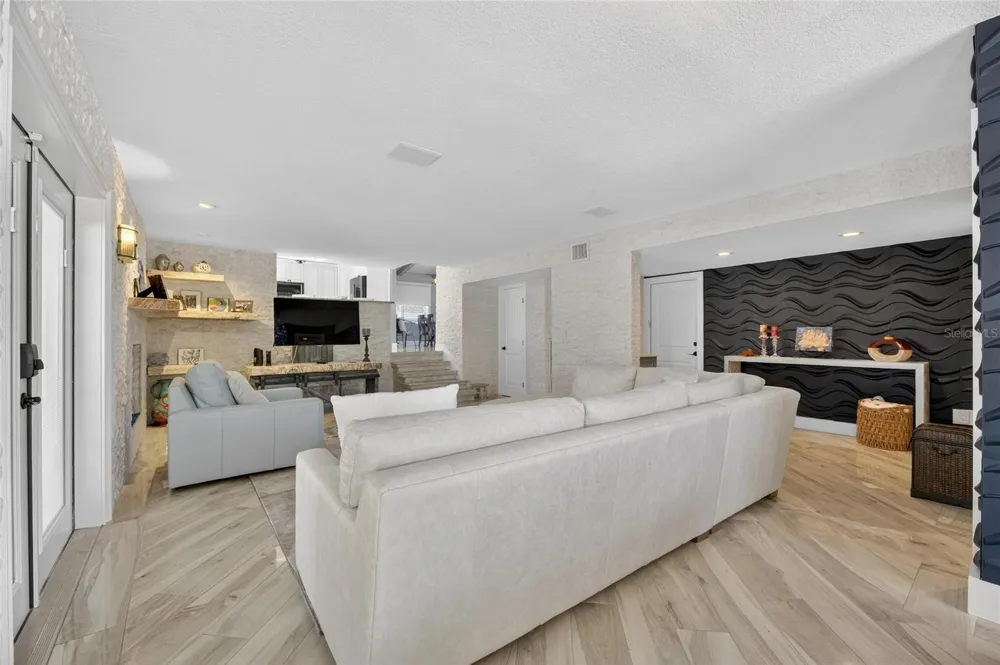931 GULF BOULEVARD Belleair Beach, FL 33786