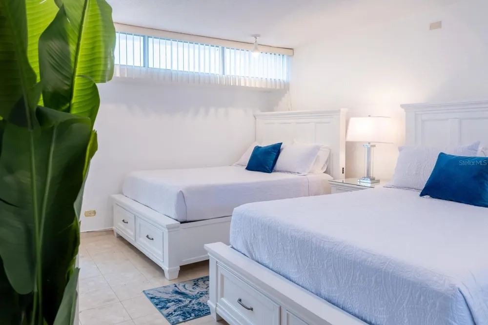 6165 AV, ISLA VERDE #669 Carolina, PR 00979