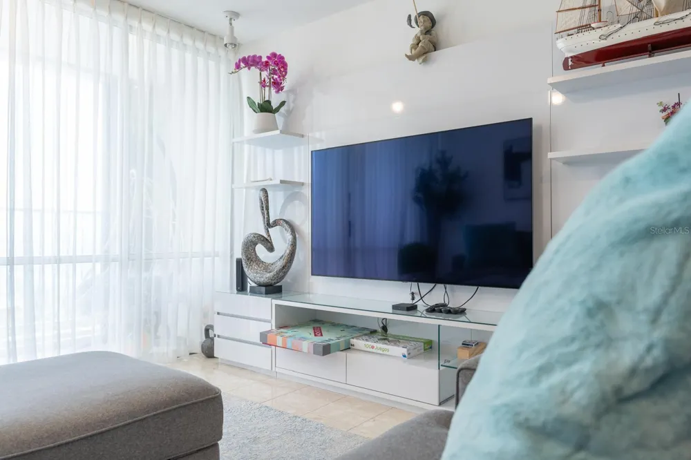 6165 AV, ISLA VERDE #669 Carolina, PR 00979