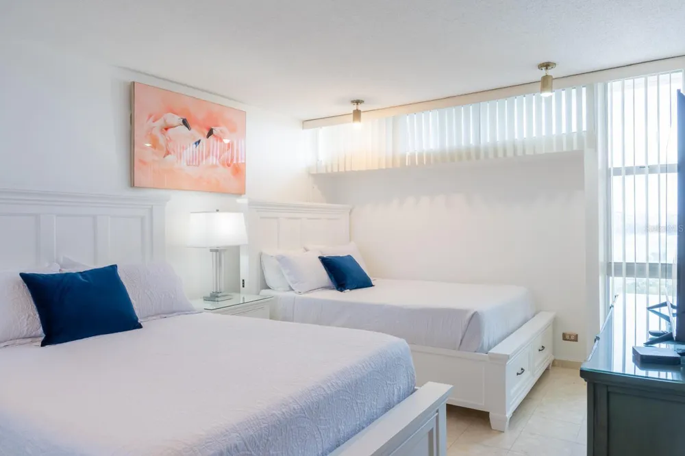 6165 AV, ISLA VERDE #669 Carolina, PR 00979