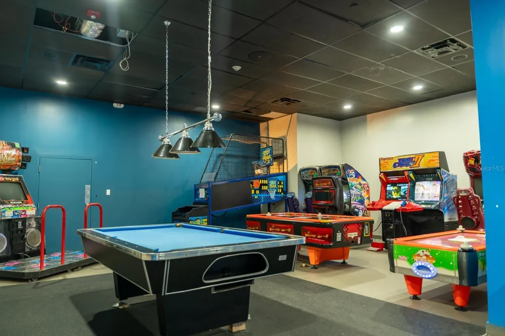 6165 AV, ISLA VERDE #669 Carolina, PR 00979