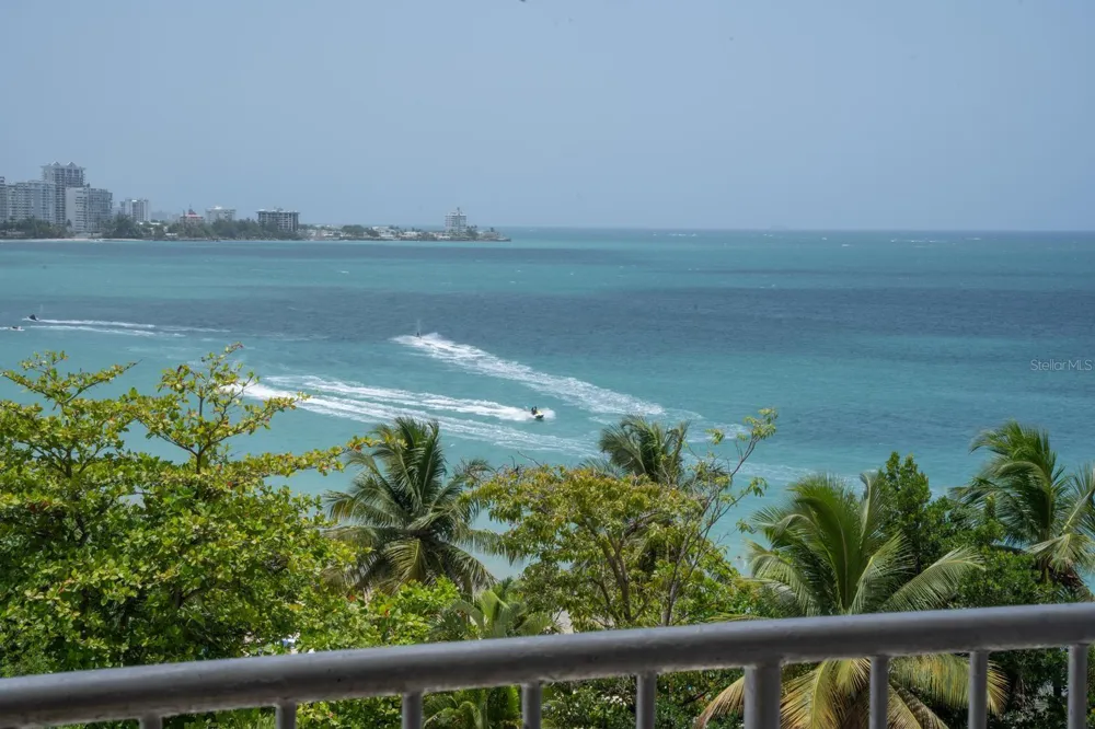 6165 AV, ISLA VERDE #669 Carolina, PR 00979