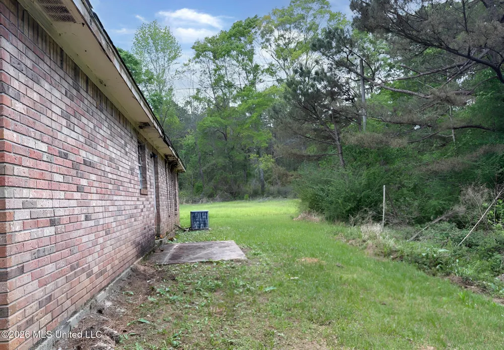72 Van Holmes Road Tylertown, MS 39667