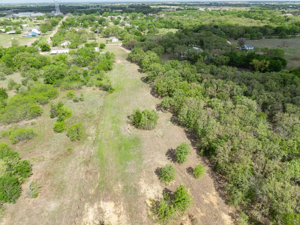 488 Wood Street Axtell, TX 76624