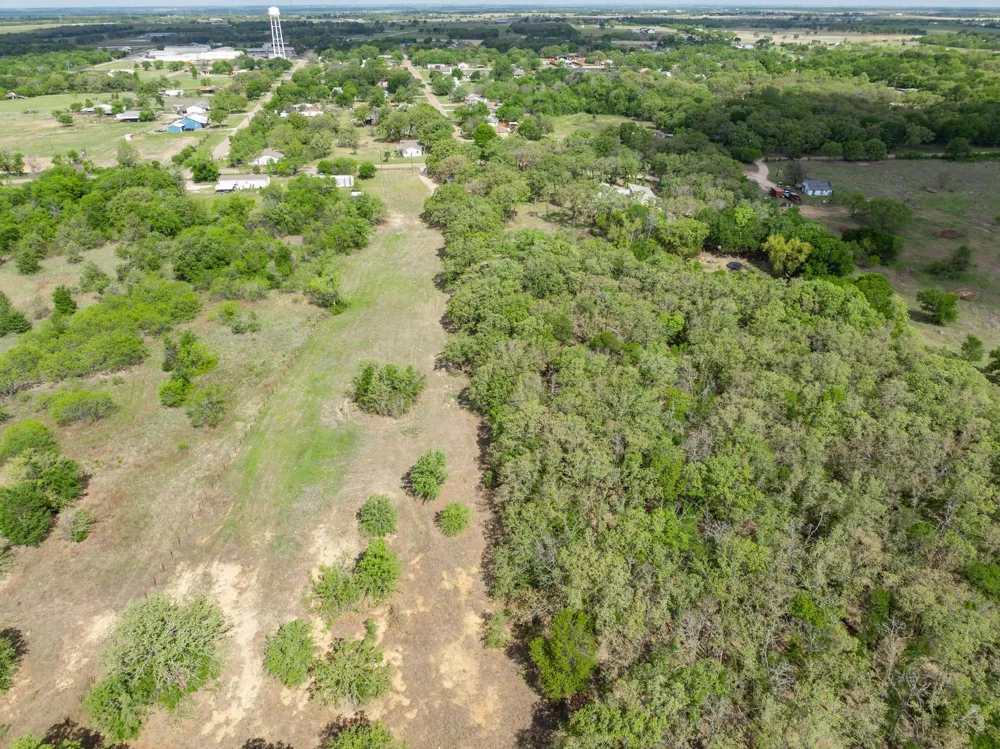 488 Wood Street Axtell, TX 76624