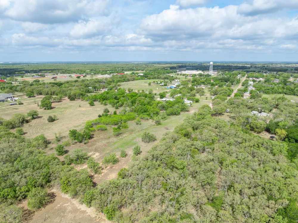488 Wood Street Axtell, TX 76624