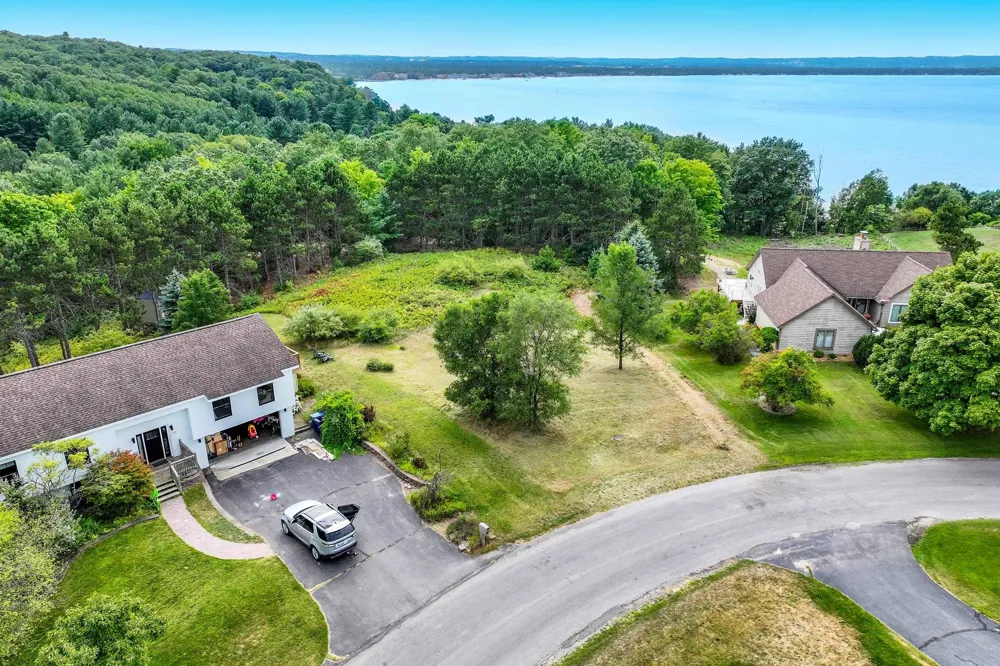 3147 Scenic Hills Drive Acme Township, MI 49690