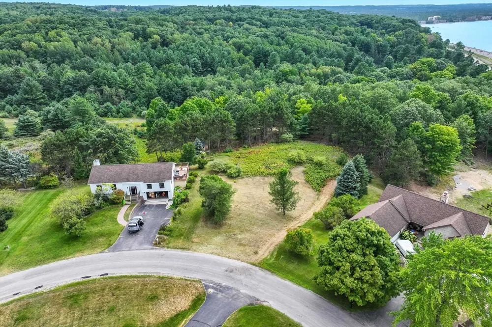 3147 Scenic Hills Drive Acme Township, MI 49690