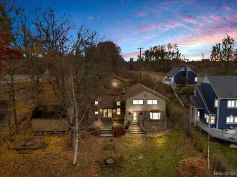 5896 Silver Birch Road