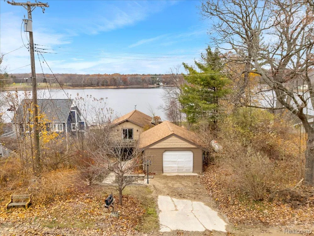 5896 Silver Birch Road Hadley Township, MI 48462