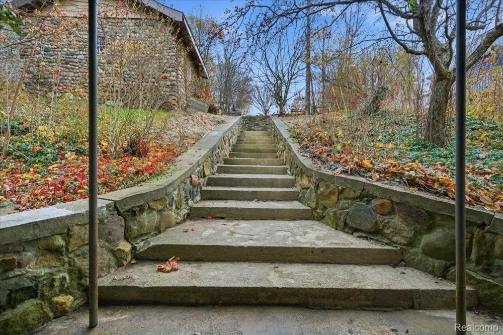 5896 Silver Birch Road Hadley Township, MI 48462