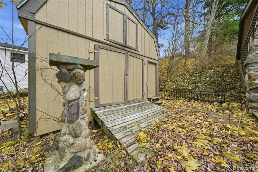 5896 Silver Birch Road Hadley Township, MI 48462
