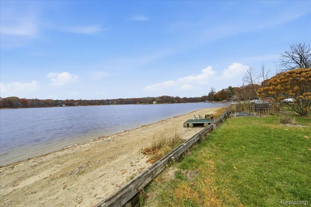 5896 Silver Birch Road Hadley Township, MI 48462