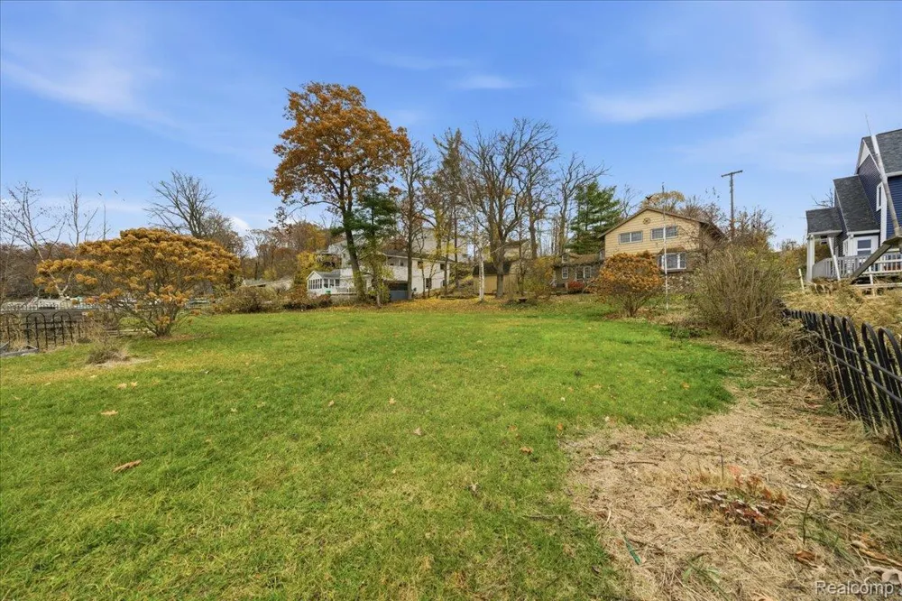 5896 Silver Birch Road Hadley Township, MI 48462