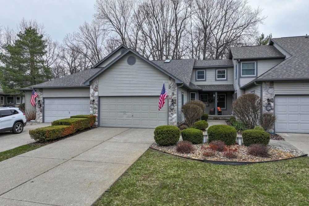 2338 Golden Pond Court Fenton Charter Township, MI 48430