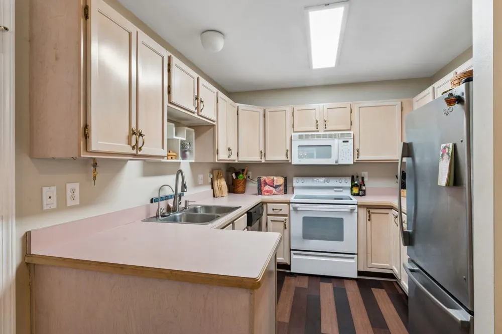 2338 Golden Pond Court Fenton Charter Township, MI 48430