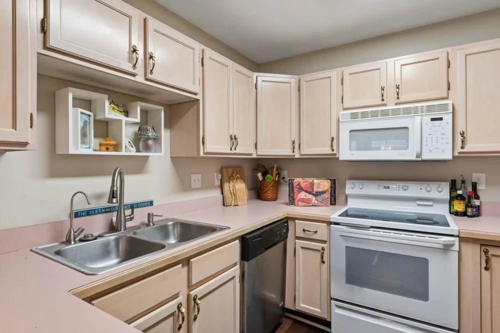 2338 Golden Pond Court Fenton Charter Township, MI 48430