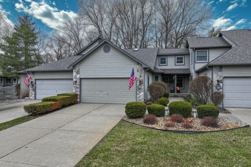2338 Golden Pond Court Fenton Charter Township, MI 48430