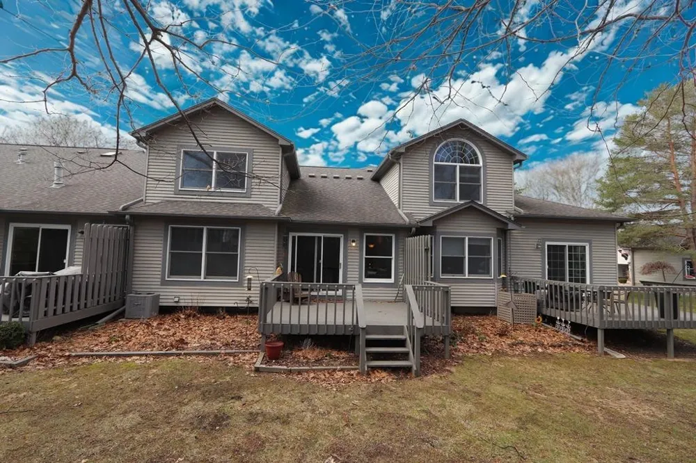 2338 Golden Pond Court Fenton Charter Township, MI 48430