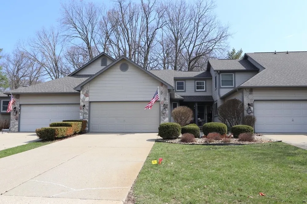2338 Golden Pond Court Fenton Charter Township, MI 48430
