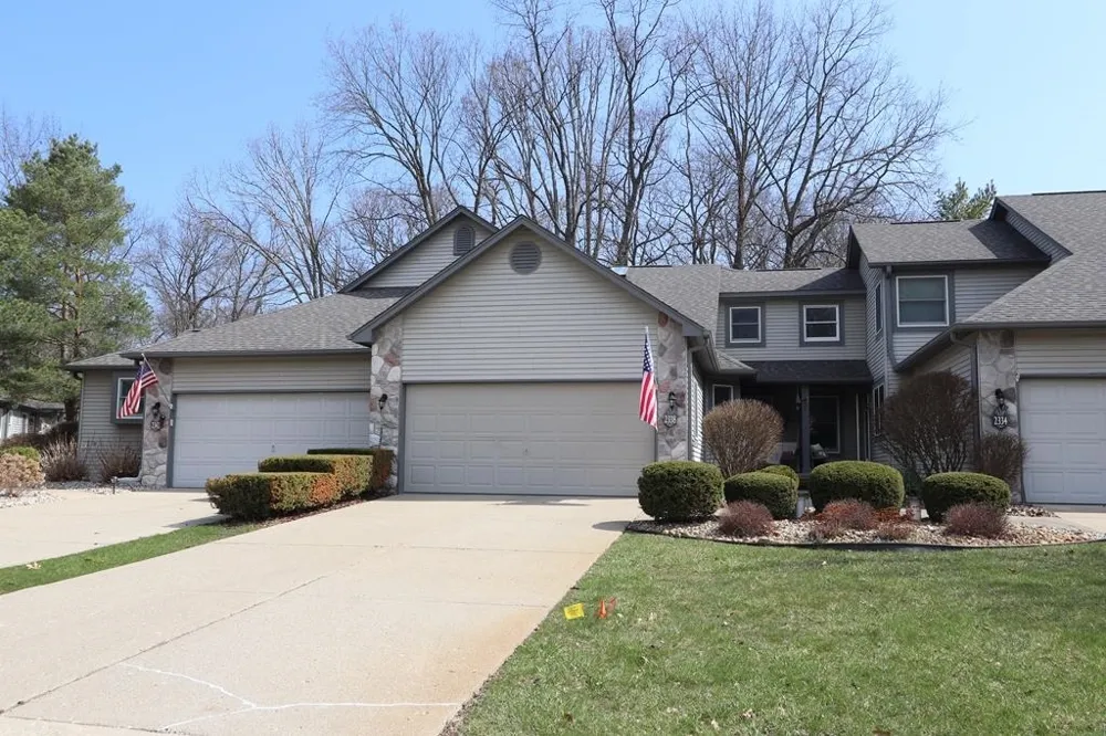 2338 Golden Pond Court Fenton Charter Township, MI 48430
