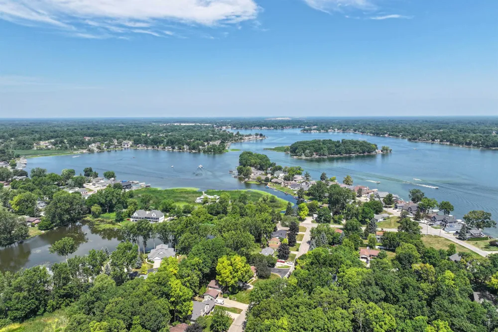 2338 Golden Pond Court Fenton Charter Township, MI 48430