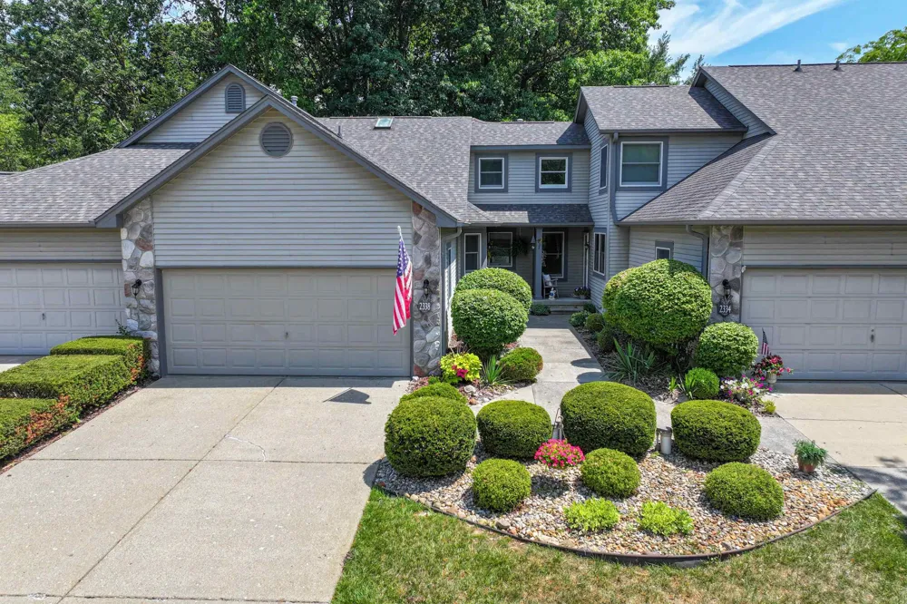 2338 Golden Pond Court Fenton Charter Township, MI 48430