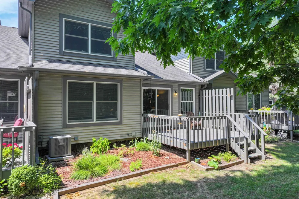 2338 Golden Pond Court Fenton Charter Township, MI 48430