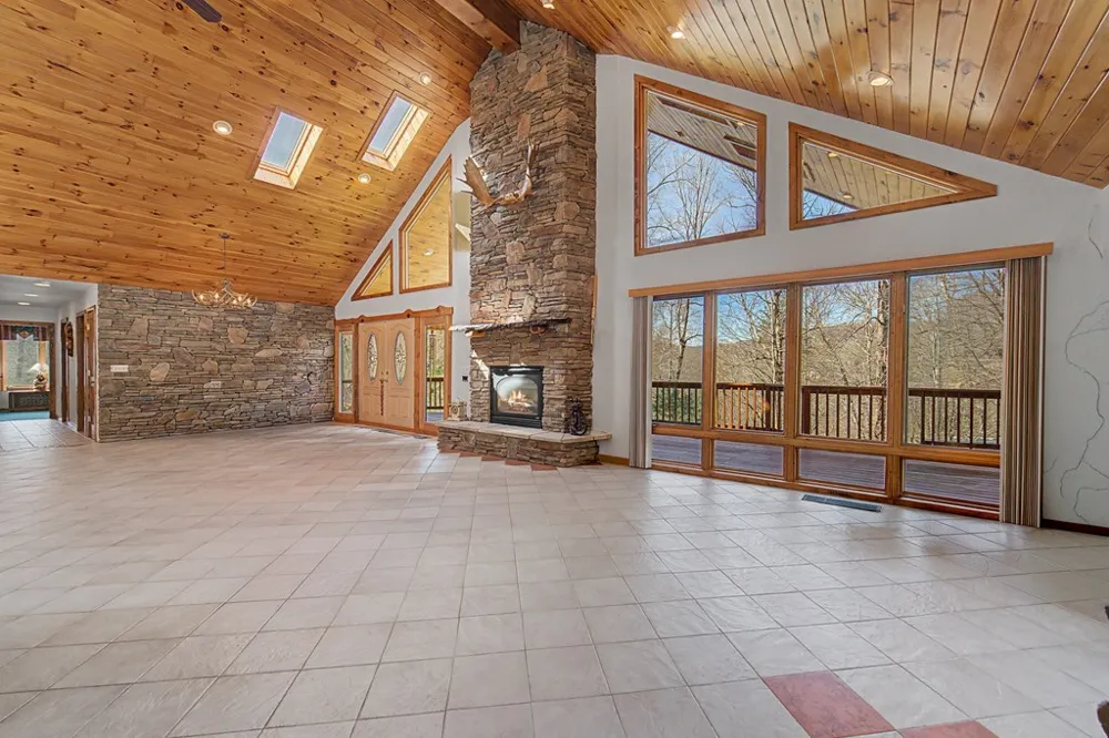 Hawks Nest Ridge Cullowhee, NC 28723