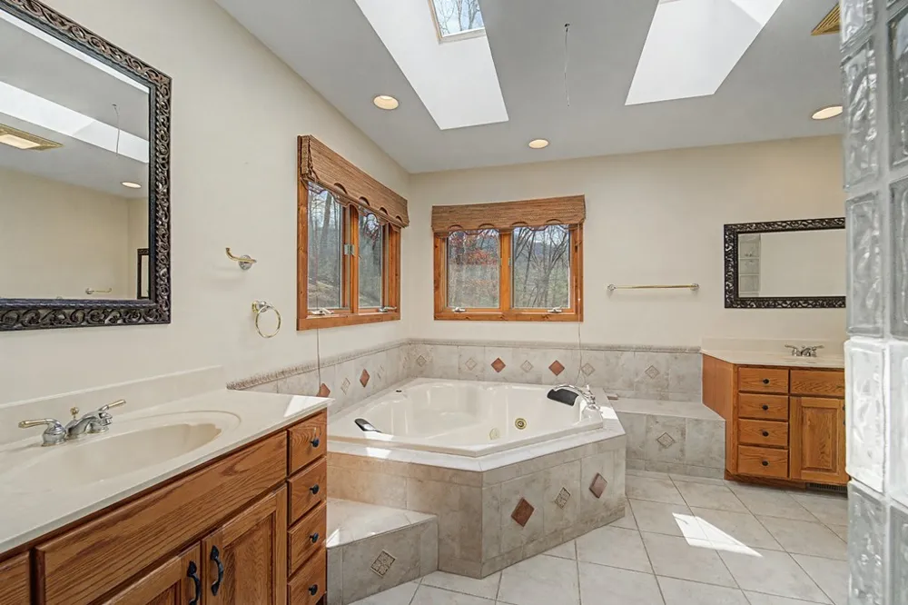 Hawks Nest Ridge Cullowhee, NC 28723