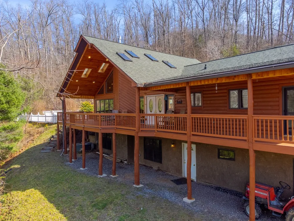 Hawks Nest Ridge Cullowhee, NC 28723